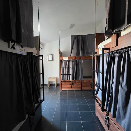 Pirate Backpackers Vandrarhem Ulcinj Exteriör bild