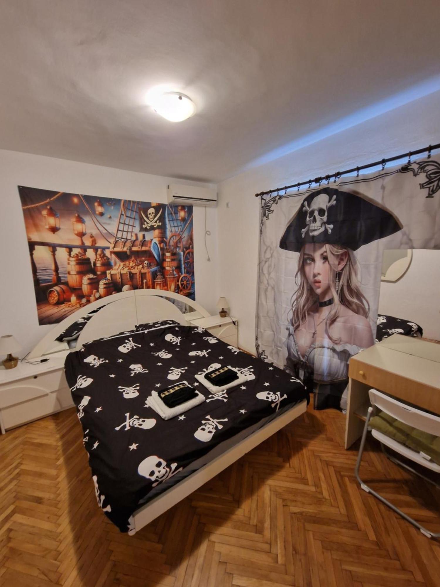 Pirate Backpackers Vandrarhem Ulcinj Exteriör bild