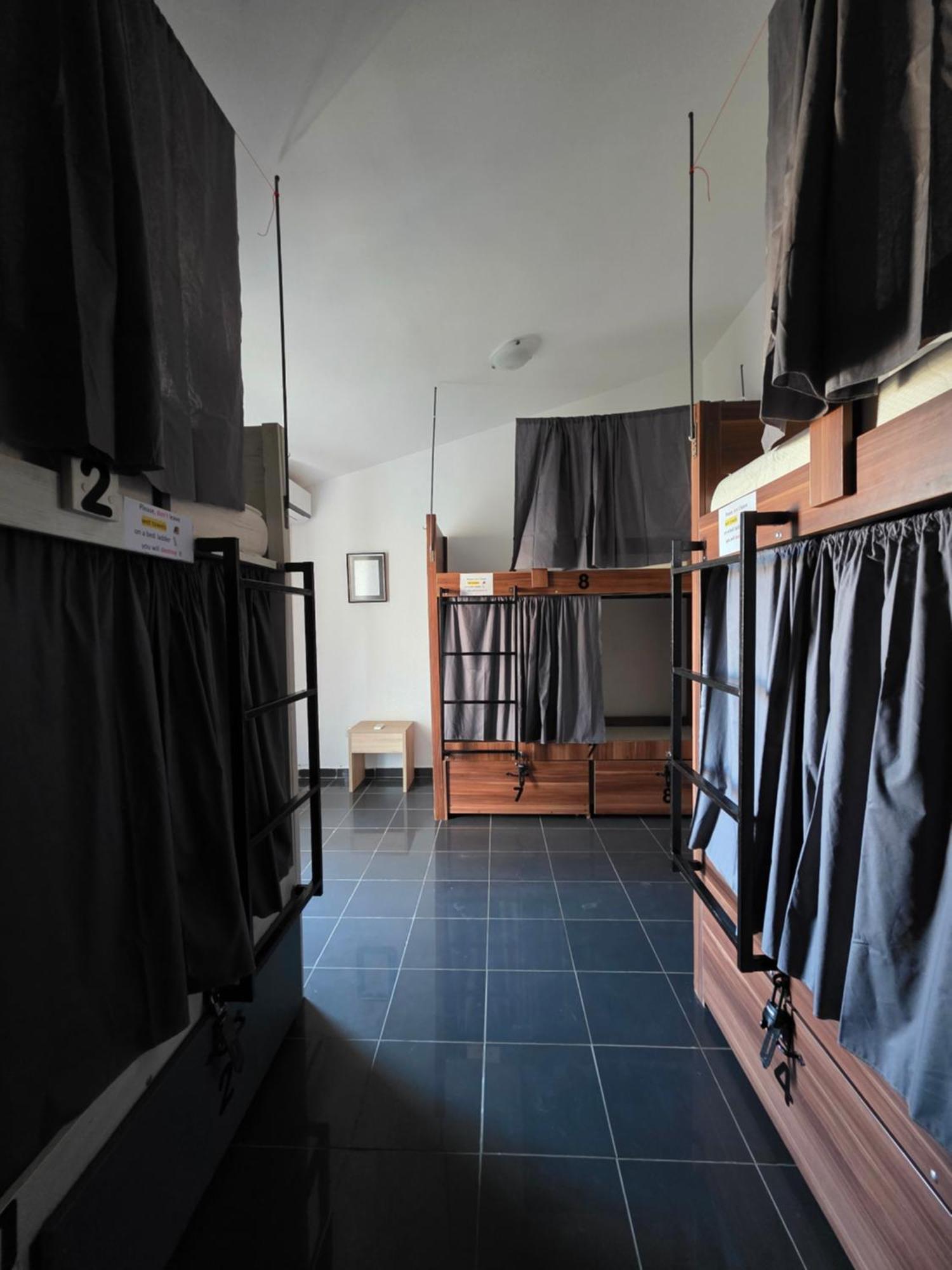 Pirate Backpackers Vandrarhem Ulcinj Exteriör bild