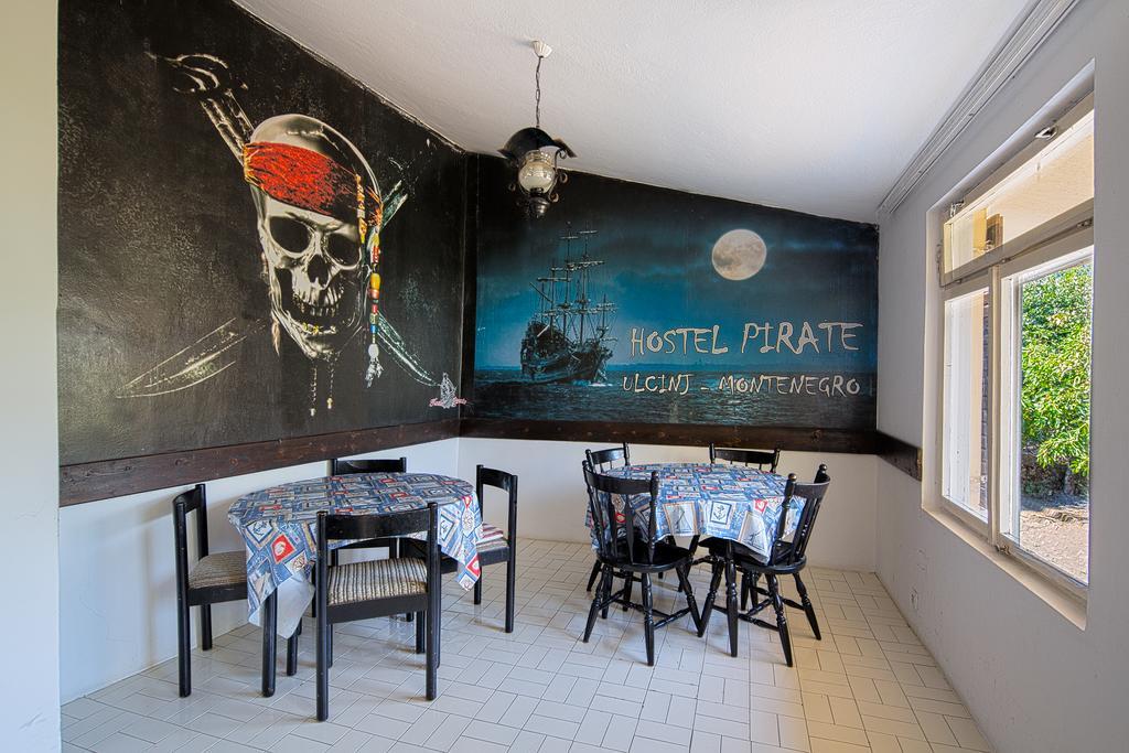 Pirate Backpackers Vandrarhem Ulcinj Exteriör bild